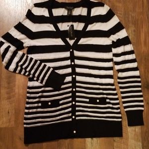 🎄Beautiful Caridgan from White House Black Market